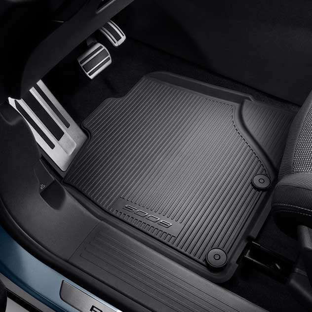 Гумові килимки у салоні Peugeot 5008