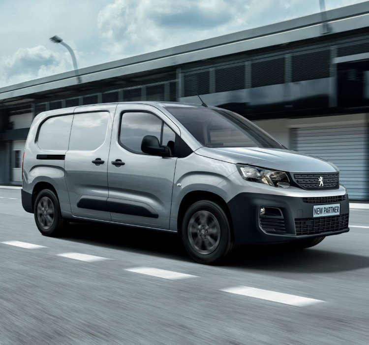 Peugeot Partner, вигляд спереду з правого боку