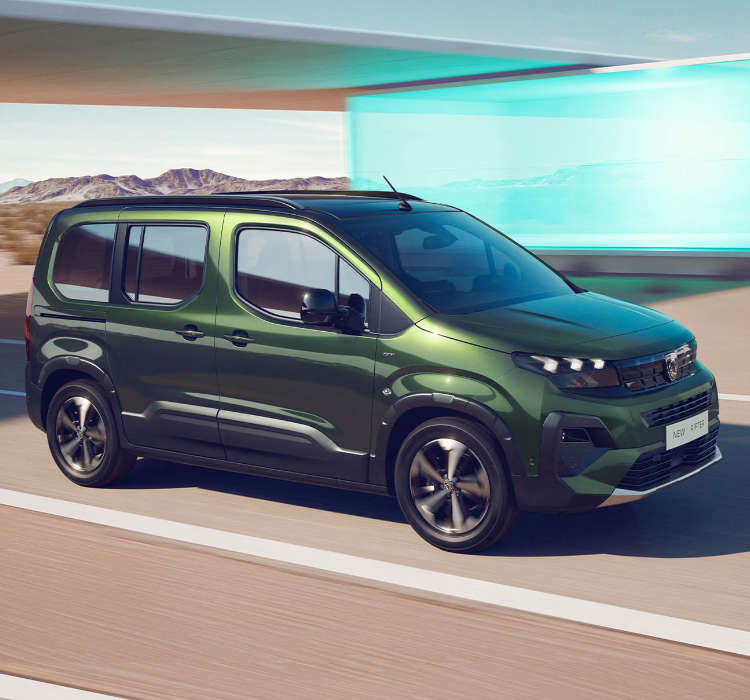 Peugeot Rifter, вигляд вигляд ззаду з правого боку